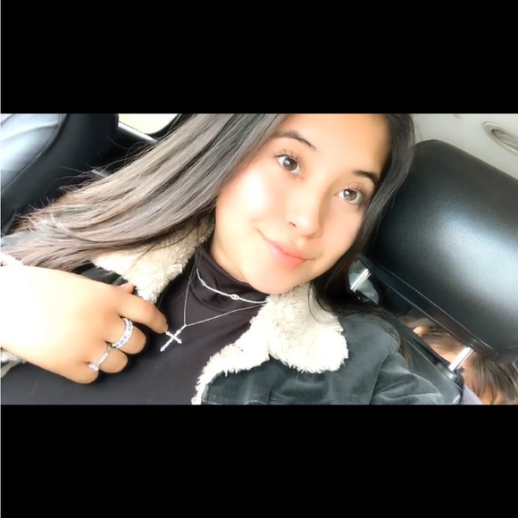 Meet your Posher, Jazmin - Picture 1 of 1